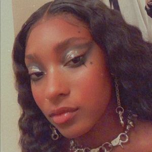 Meet your Posher, Makayla